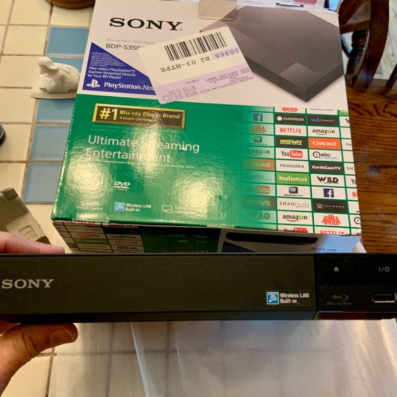NIB Sony Blu-Ray DVD Player - Picture 5 of 10